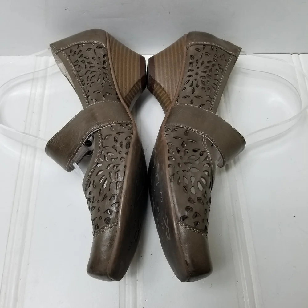Roberto Santi Mary Jane Heels 38 8 Perforated Leather Square Toe Low Heel Shoes